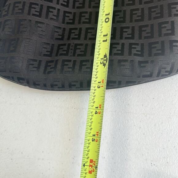 Authentic Fendi Vintage Zucca Canvas And Leather Oyster Bag Black Zip Closure - Picture 14 of 16